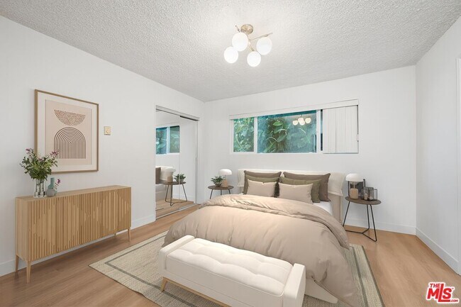 Building Photo - 833 5th St