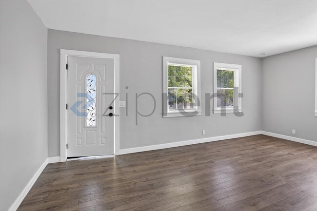 Building Photo - Unit 1