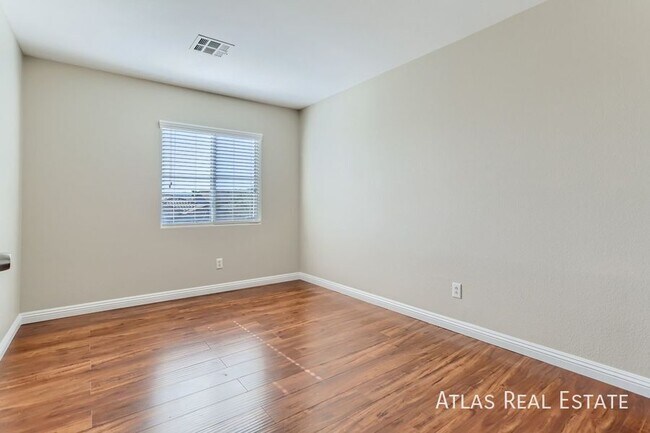 Building Photo - 189 Carlsbad Caverns St
