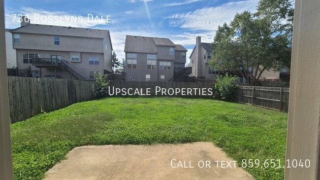Building Photo - 736 Rosslyns Dale