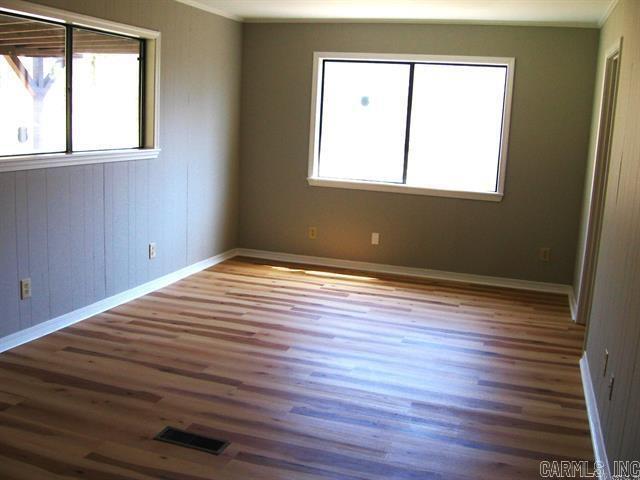 Building Photo - 230 Riverview Dr