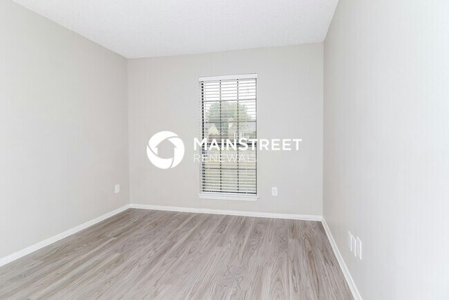 Building Photo - 3 Bedroom Pet-Friendly Home in Flower Mound, TX with Main Street Renewal
