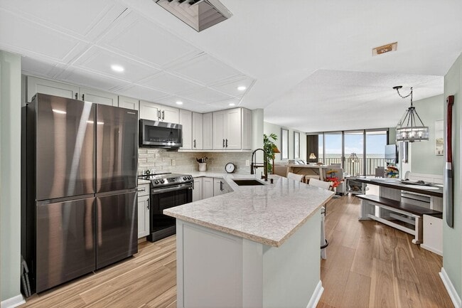 Building Photo - 9650 S Ocean Dr