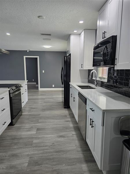 Building Photo - 5370 NW 29th Ct