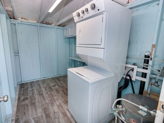 Building Photo - 3088 Felder uc