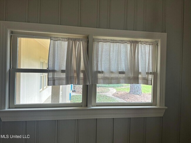 Building Photo - 3564 Cowan Pl