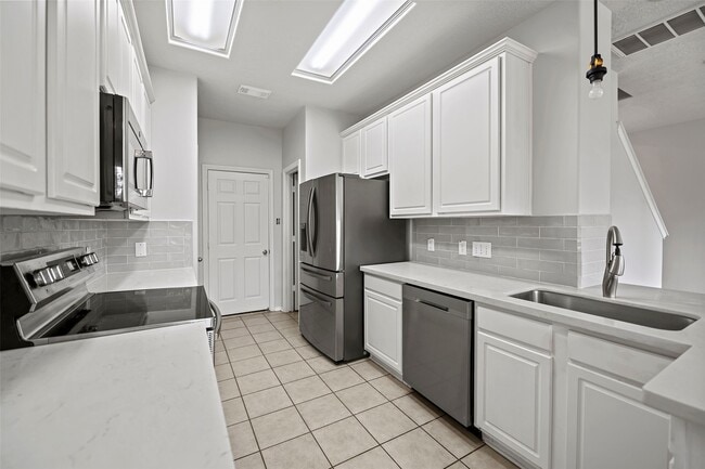 Building Photo - 235 W Stedhill Loop