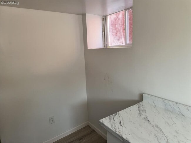 Building Photo - 18080 Westphalia St