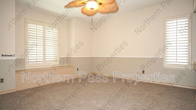 Building Photo - 612 Willow Glen Dr