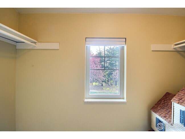 Building Photo - 855 W Moorhead Cir