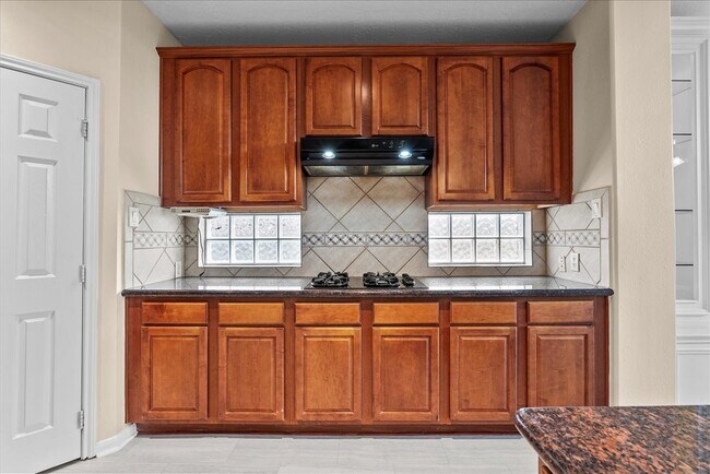 Building Photo - 2758 Laguna Pointe Dr