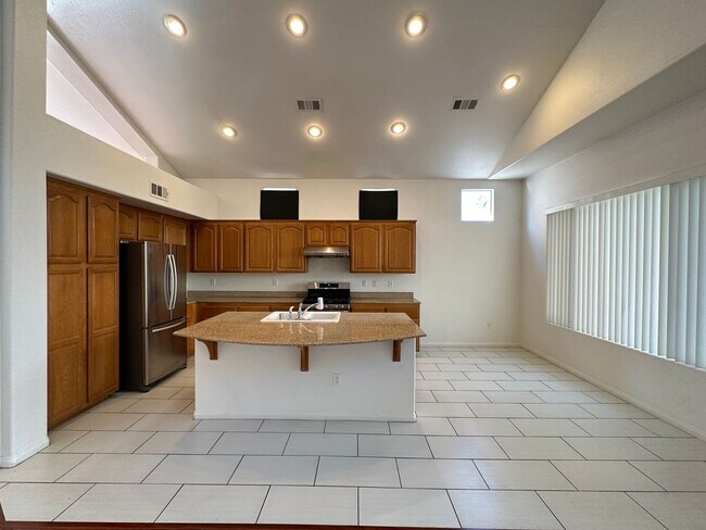Building Photo - RHODES RANCH