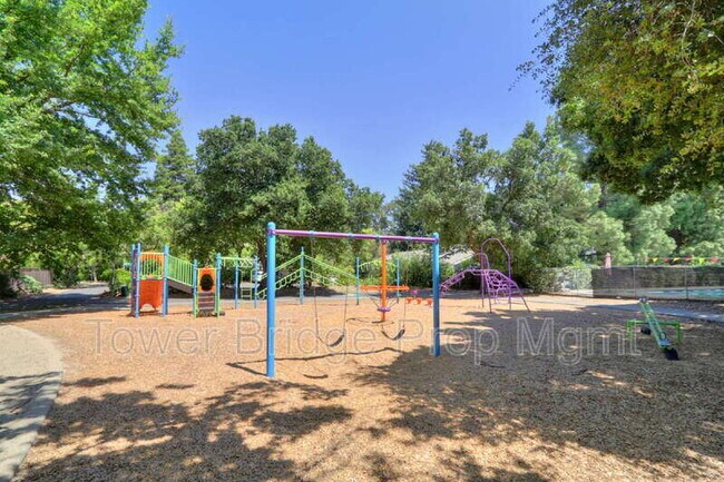 Building Photo - 2911 Austin St