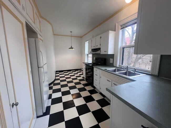 Building Photo - 45 College Ave SE