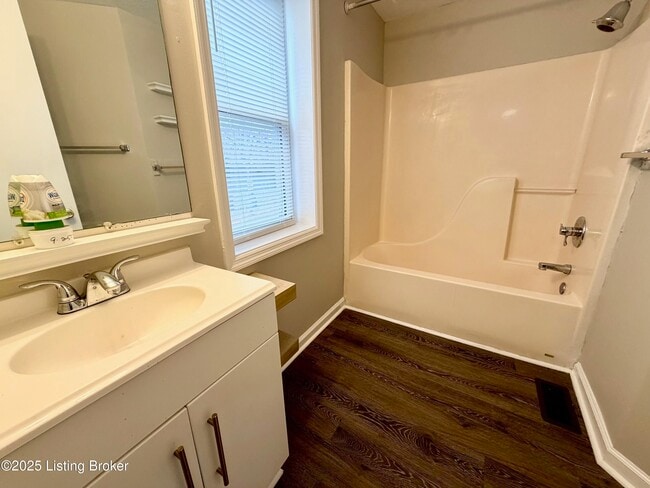 Building Photo - 510 S 15th St