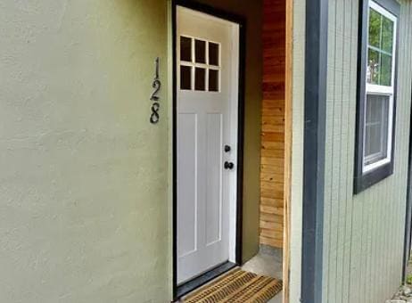 Building Photo - 122 SE Harlow Ave