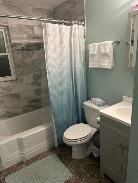 Building Photo - 2116 W Dellview Dr