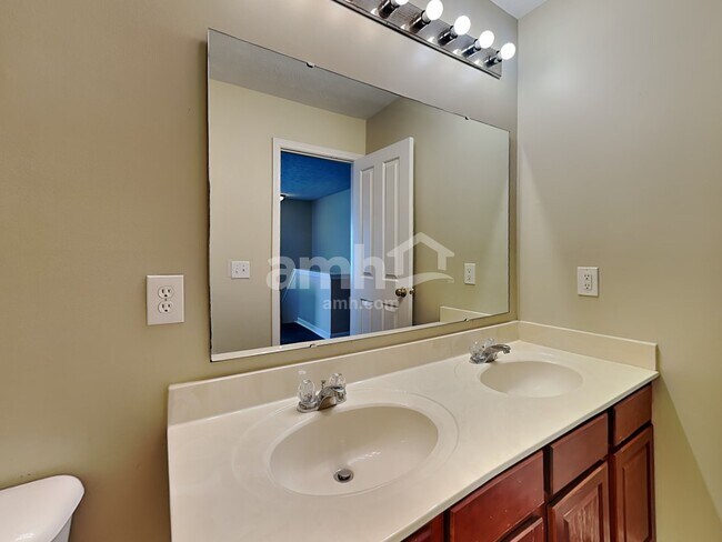 Building Photo - 3427 Talavera Dr