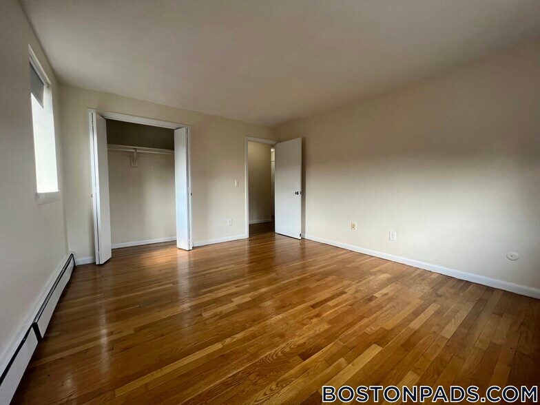 Building Photo - 88 Gardner St