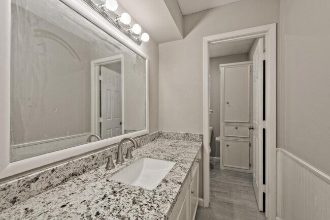 Building Photo - 23906 Spring Towne Dr