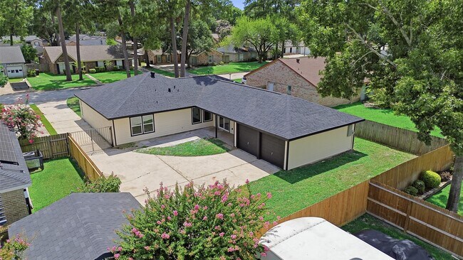 Building Photo - 25402 Thistlewaite Ln