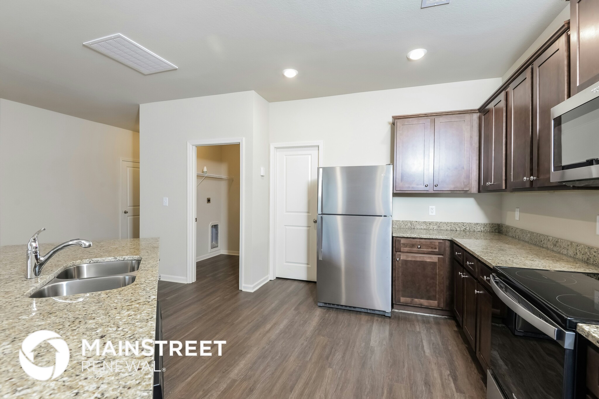 Building Photo - 250 Smith Glen Dr