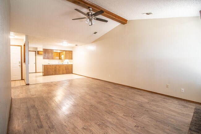 Building Photo - 15 Wagnon Dr
