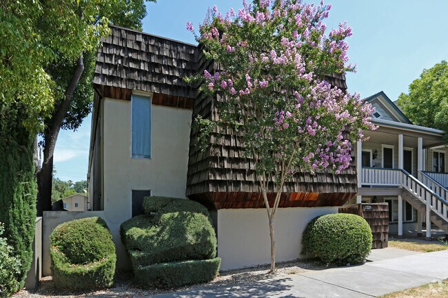 Building Photo - 2223 P St