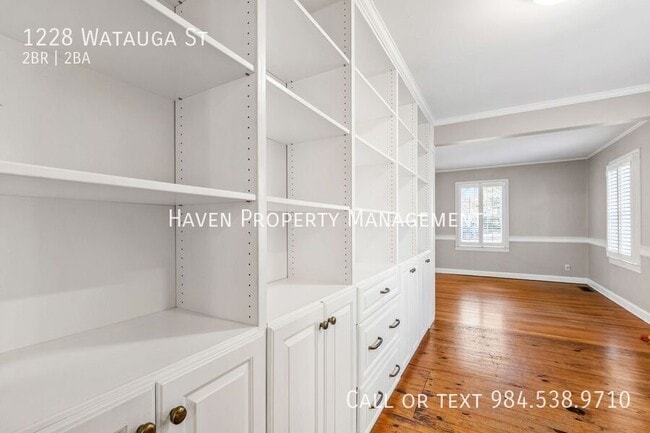 Building Photo - 1228 Watauga St