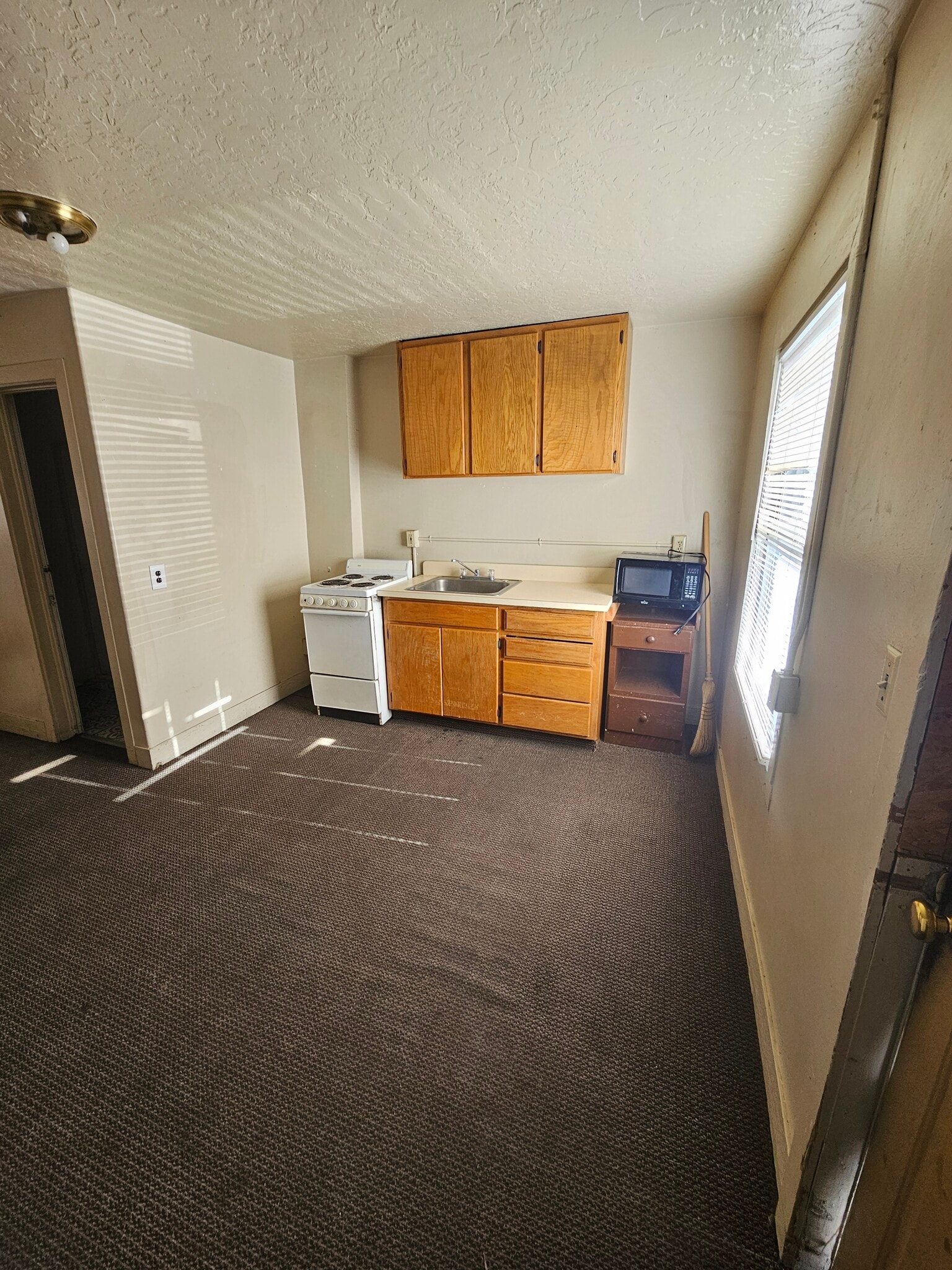 Building Photo - 393 S Eastern Ave