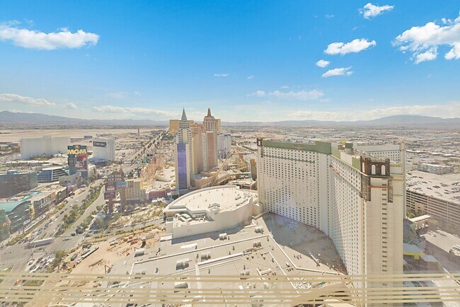 Building Photo - Waldorf Astoria -3501