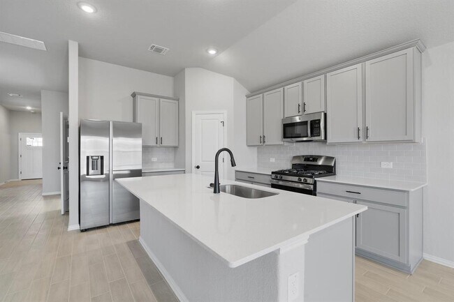 Building Photo - 145 Hackberry Ln