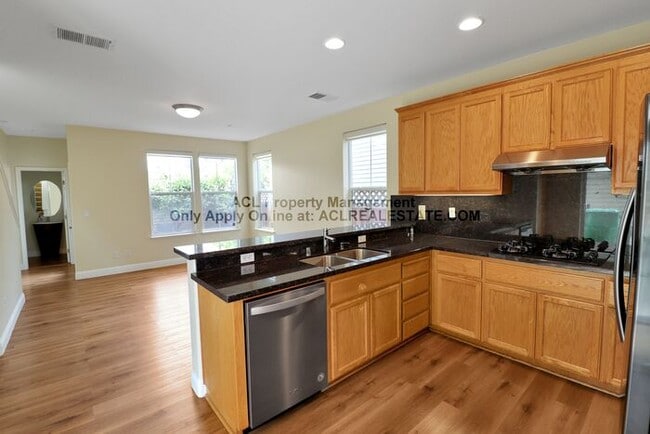 Building Photo - 1186 Cherrybrooke Commons