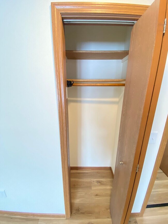 Building Photo - 1785/1787 Alexandra Court