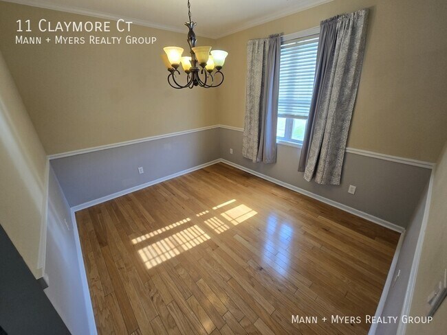 Building Photo - 11 Claymore Ct