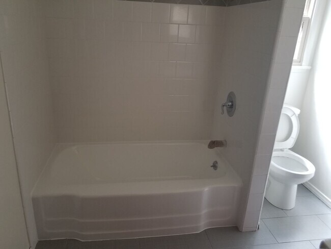 Building Photo - 4 Bedroom Mid-Century Classic Fullerton Ho...