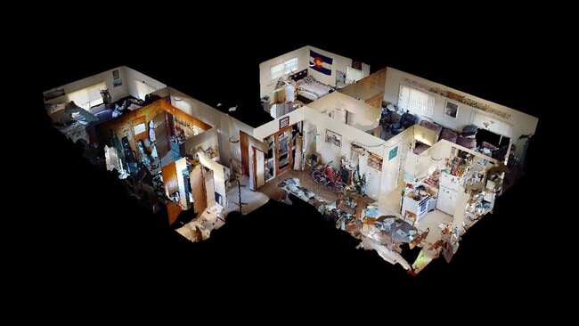 Building Photo - 3 Bedroom 2 Bathroom Home Available July