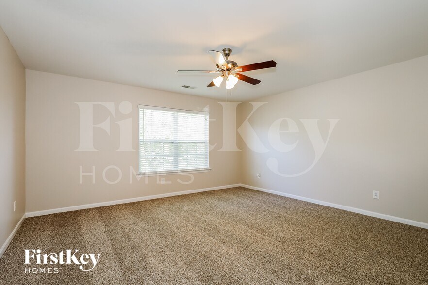 Building Photo - 2020 Pheasant Glen Rd