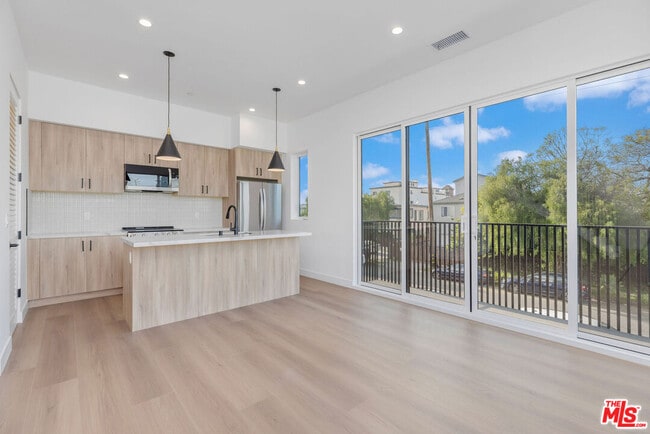 Building Photo - 3839 Wade St