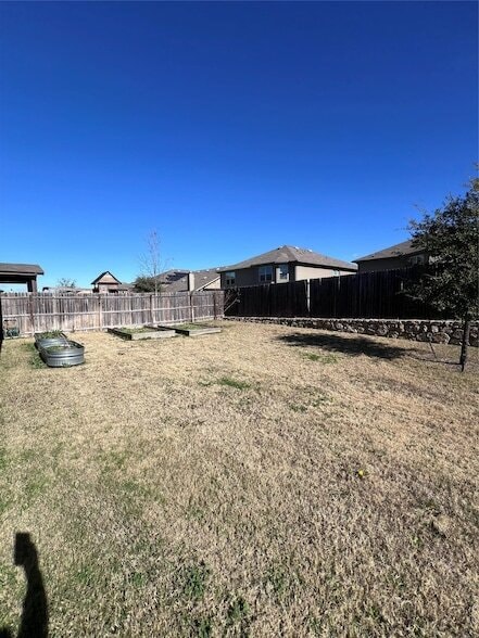 Building Photo - 7400 Gangway Dr