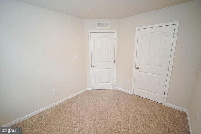 Building Photo - 852 Mersey Ln