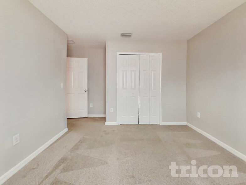 Building Photo - 12940 Fieldmoor Ct