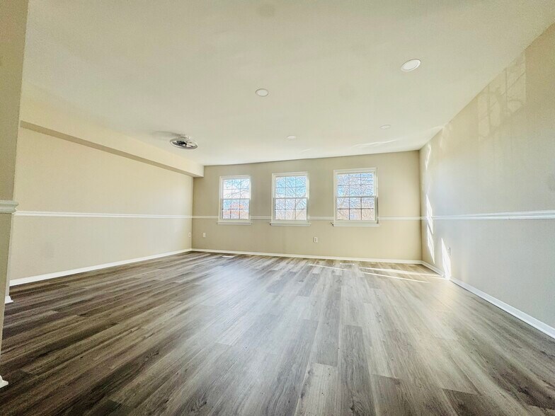 Building Photo - 40 Badger Gate Ct