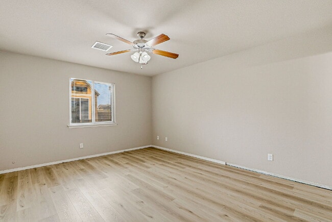 Building Photo - 2-story 3 bed 2.5 bath with loft home in Northeast El Paso