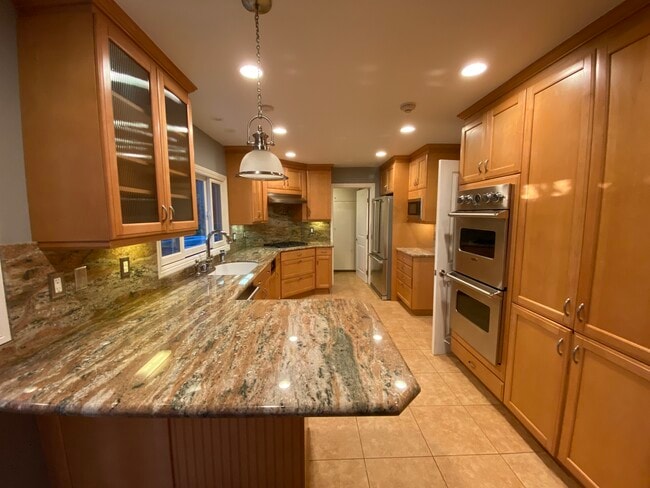 Building Photo - 10408 Summer Holly Cir