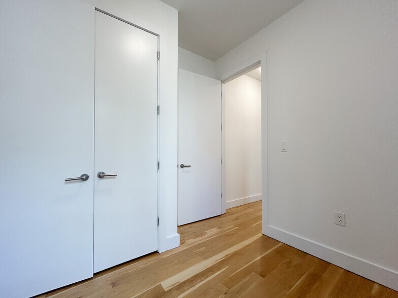 Building Photo - 605 W 137th St