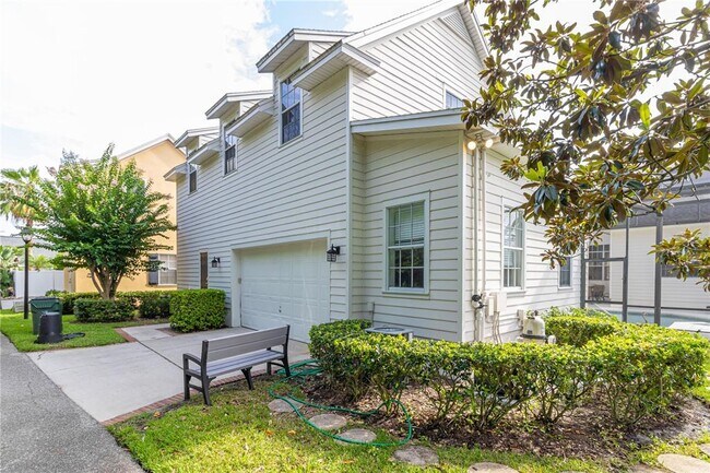 Building Photo - 216 Eastpark Dr