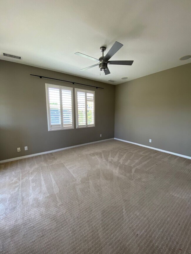 Building Photo - 254 Flyers Ln