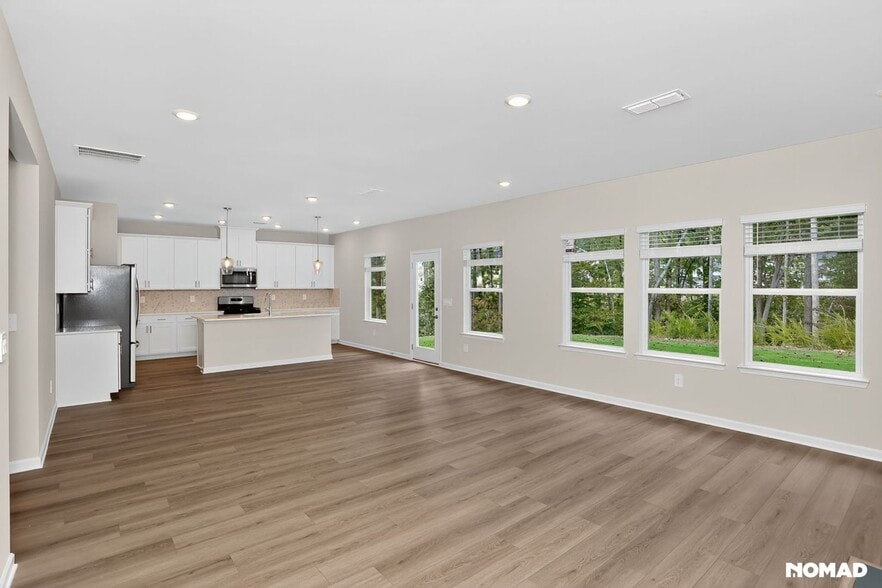Building Photo - 39 Hemlock Ct