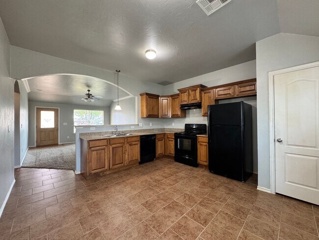 Building Photo - 3 Bedroom Home in Piedmont with ALL APPLIA...
